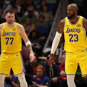 pg电子中国官网-防守&amp;篮板&amp;传导球&amp;替补阵容都是问题！湖人只靠双星是无法赢球的