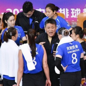 免费pg电子试玩游戏-时隔25年再夺冠！上海女排3-0江苏女排，连赢两场2-1逆转捧杯